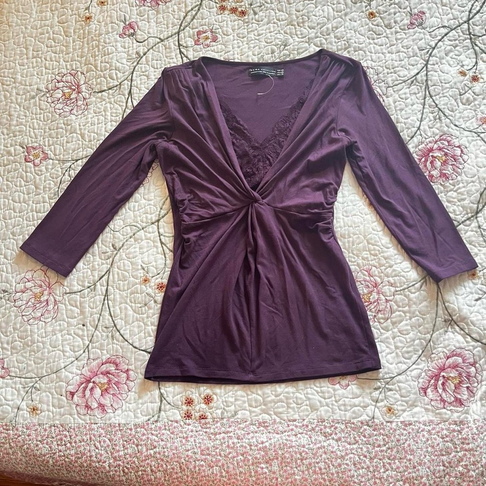 Rule lace twist top